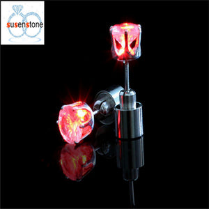 SUSENSTONE Earrings LED 1 Pair Of Personalized Fashion Dance Party Lights Flashing LED Ear Earring Bright Stud Earrings